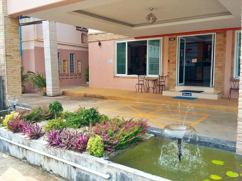 Chumphon Travelodge Buitenkant foto